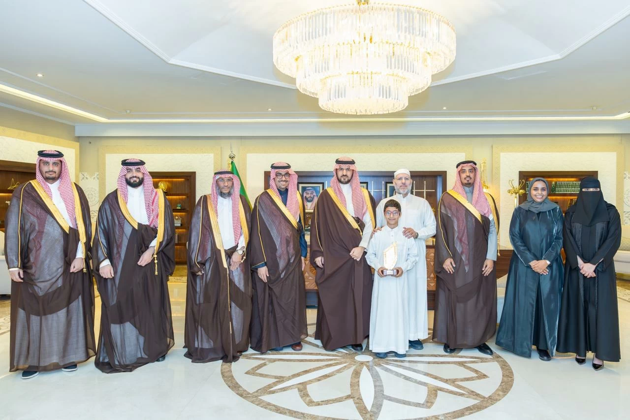 الأمير سعود بن بندر يتسلم تقرير موسم القادسية الرمضاني الثالث