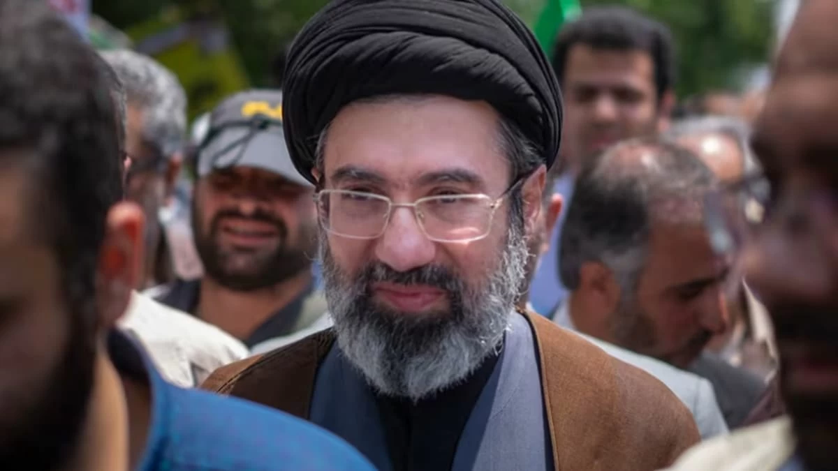 إصابة مجتبى خامنئي: تداعيات على خلافة المرشد الإيراني