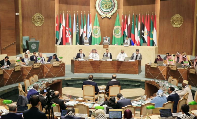 البرلمان العربي يدين الانتهاكات الإيرانية ويدعو للاستقرار