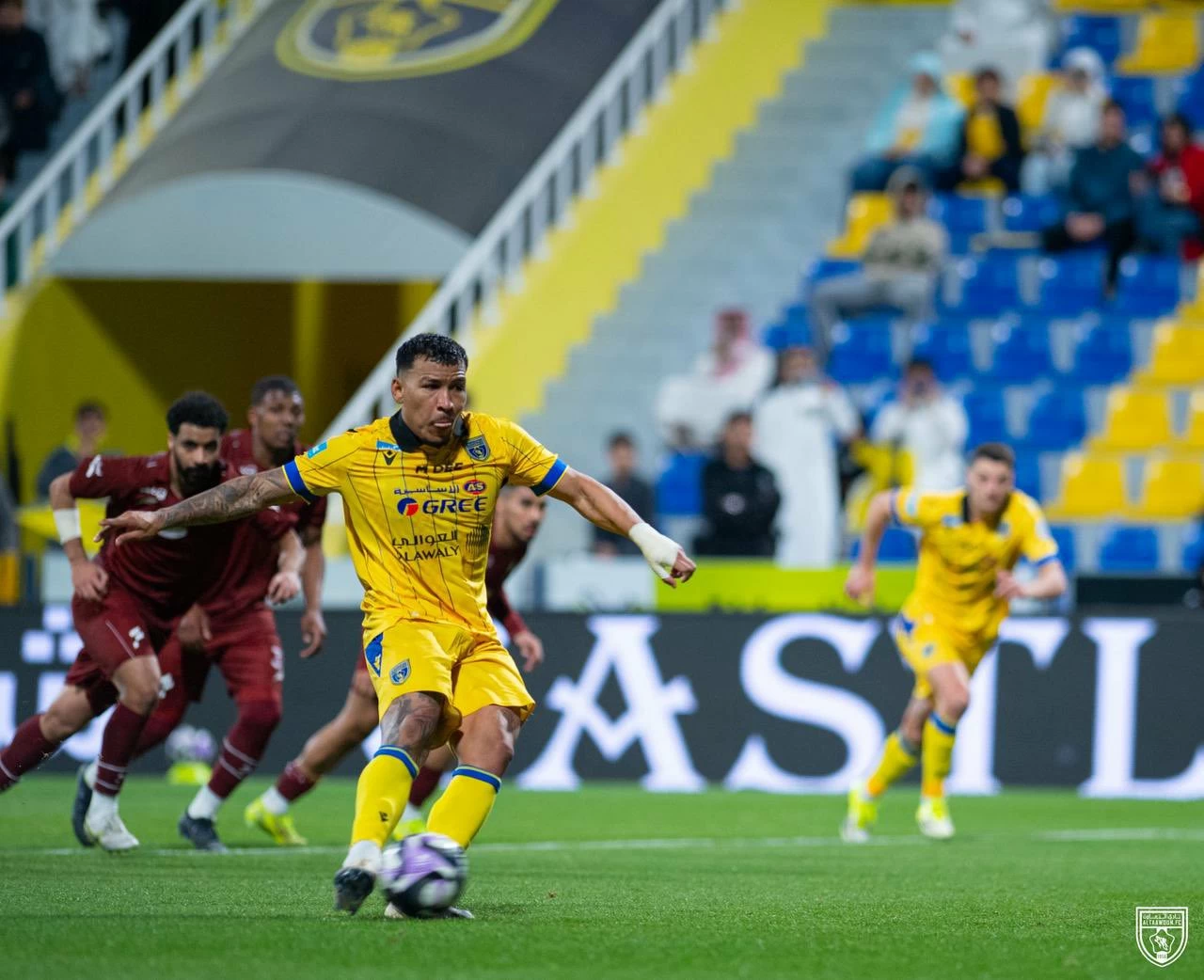 دوري روشن: صراع البقاء وديربي الرس يشتعل اليوم