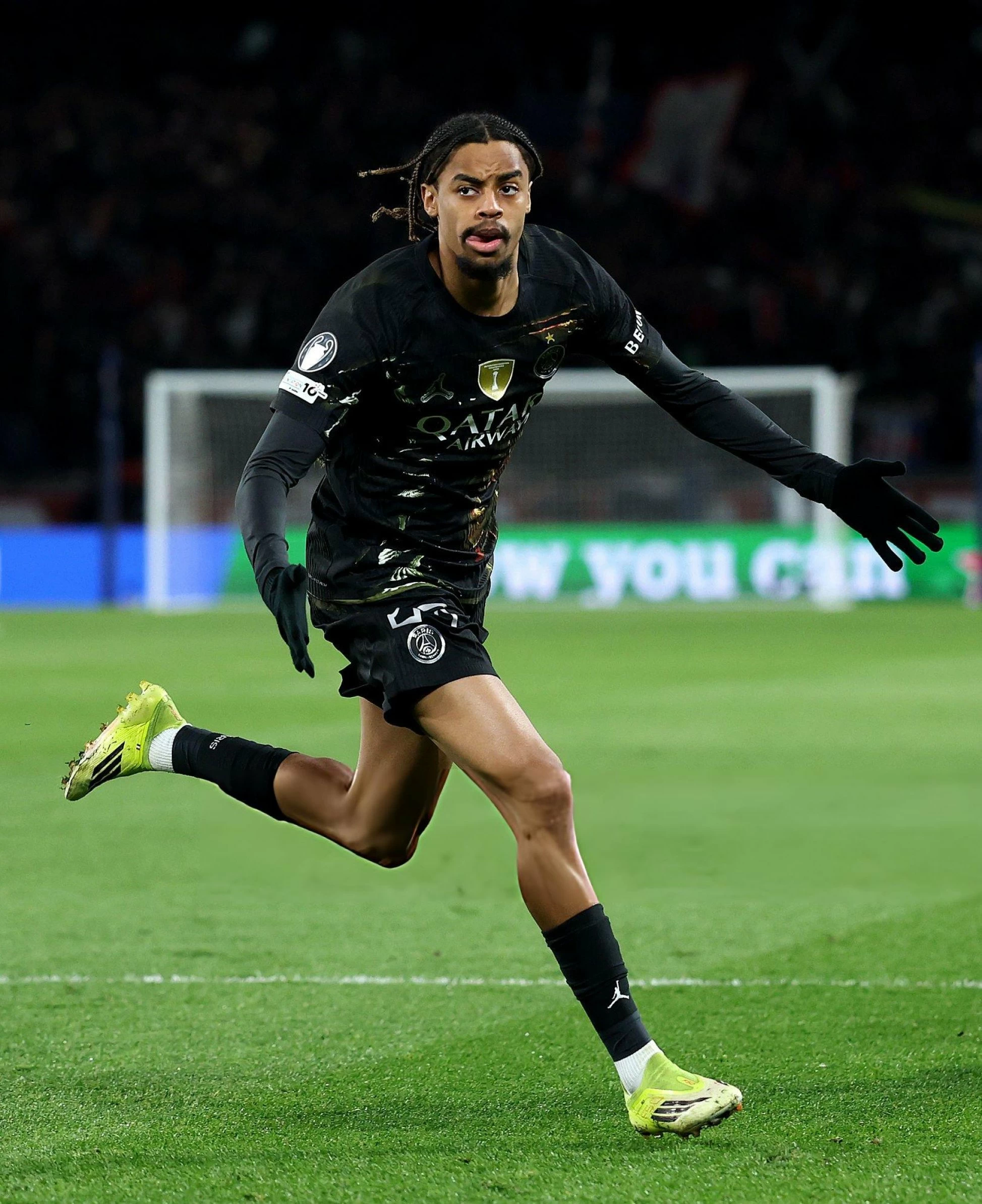 باريس سان جيرمان يكتسح تشيلسي 5-2 بدوري الأبطال | ربع النهائي