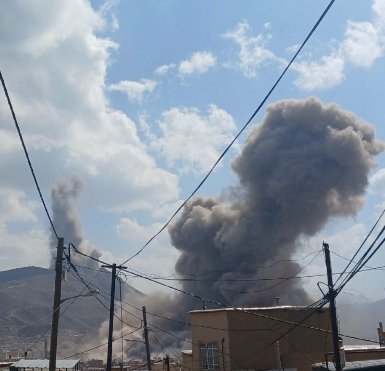 إسرائيل تقصف موقع طلقان النووي الإيراني وسط تحذيرات طهران