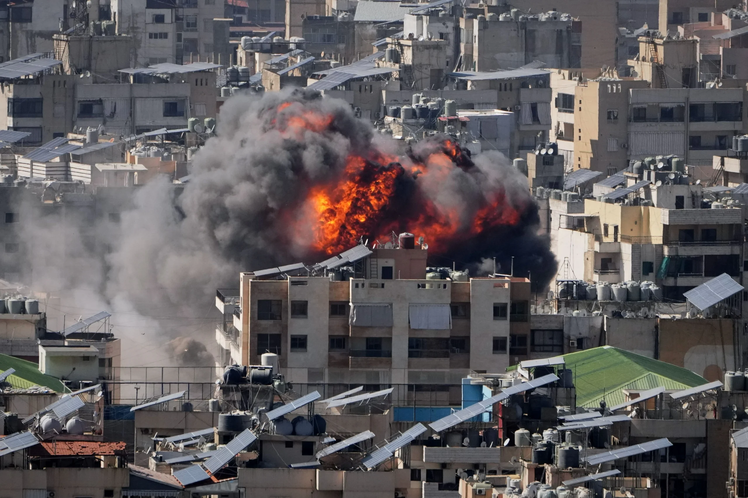 إسرائيل توسع عملياتها في جنوب لبنان: تصعيد خطير