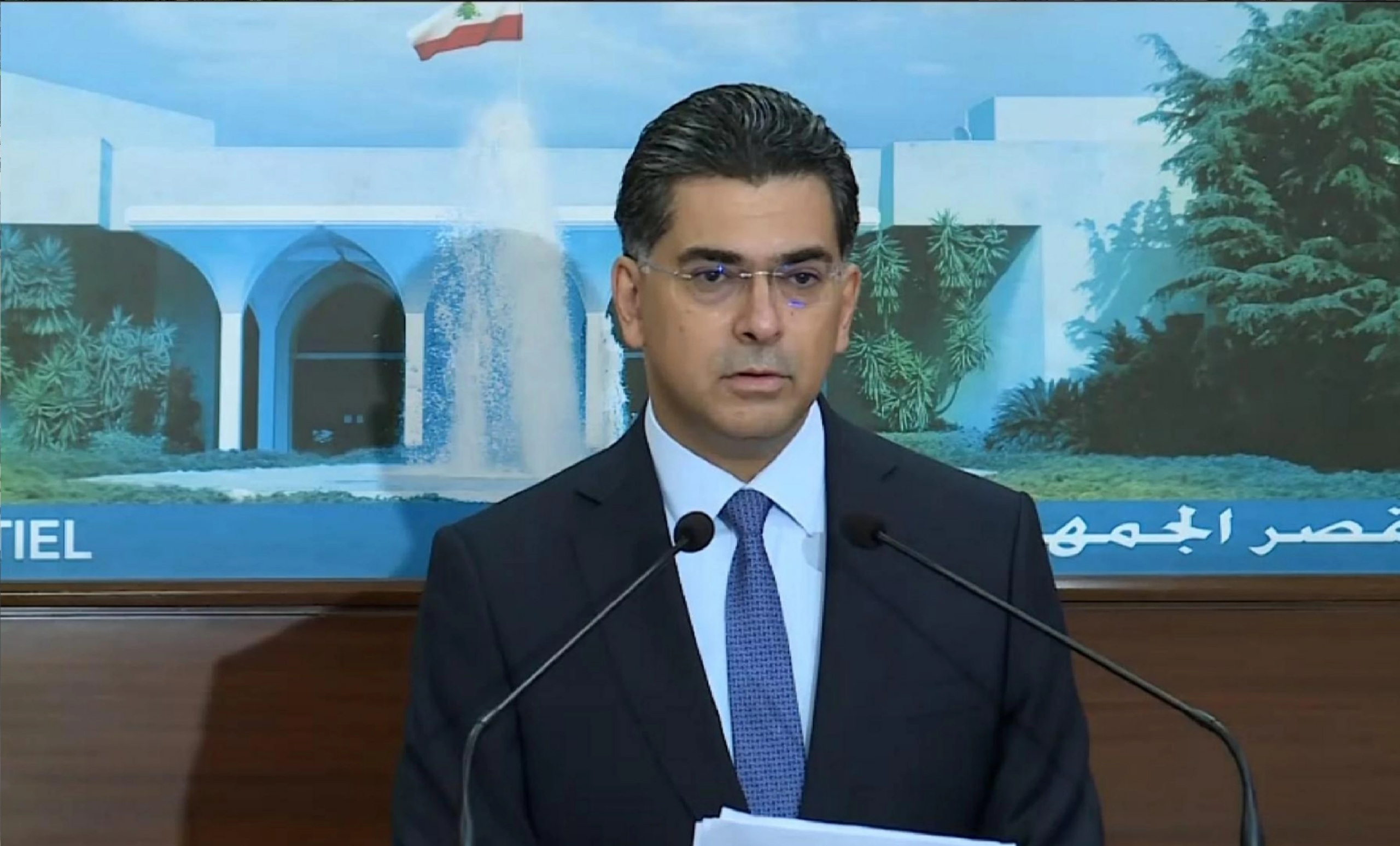 لبنان يستدعي السفير الإيراني احتجاجاً على مزاعم الحرس الثوري