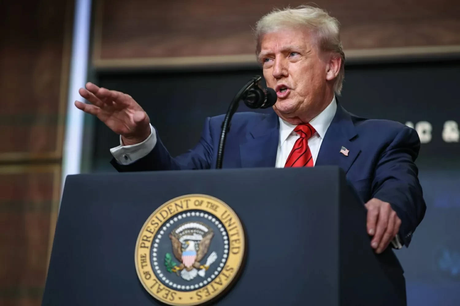 تحالف دولي لحماية مضيق هرمز: ترمب يعلن عن مشاركة دولية