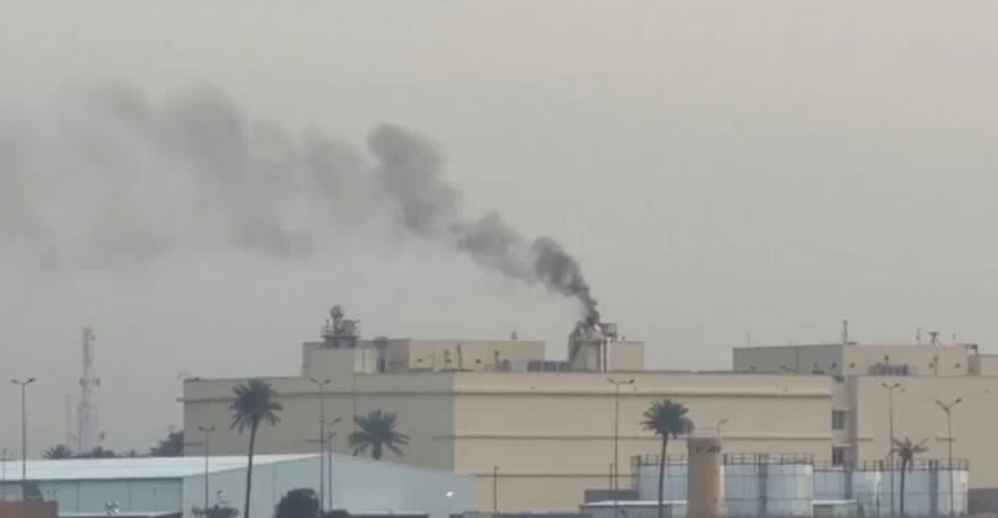 السفارة الأمريكية تدعو لمغادرة العراق بعد هجوم مسيرتين