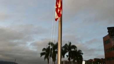 العلم الأمريكي يرفرف في كاراكاس بعد 7 سنوات من القطيعة