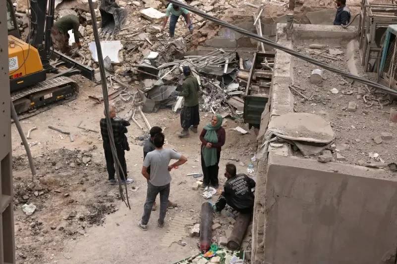 إيران تتوعد بالثأر وتلوح بأسلحة جديدة: تصعيد إقليمي