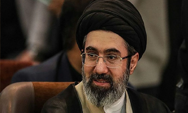 مجتبى خامنئي: رسالة غامضة ودور متزايد في المشهد الإيراني