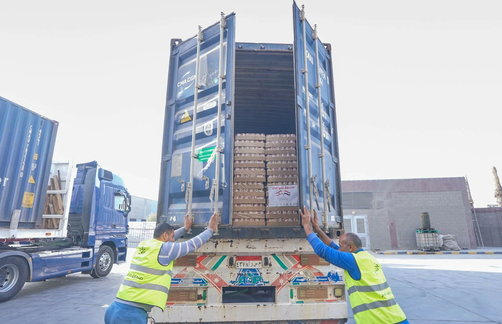 مساعدات مصرية عاجلة للبنان: 1000 طن لدعم المتضررين