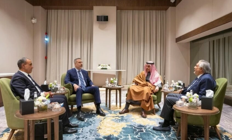 وزراء خارجية السعودية ومصر وتركيا وباكستان يجتمعون لخفض التوتر