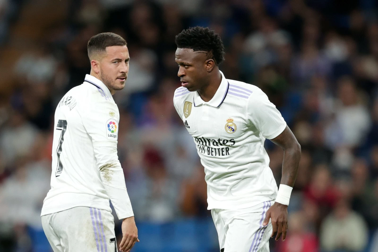 هازارد يحذر: العنصرية والضغط قد ينهيان مسيرة فينيسيوس مبكرًا