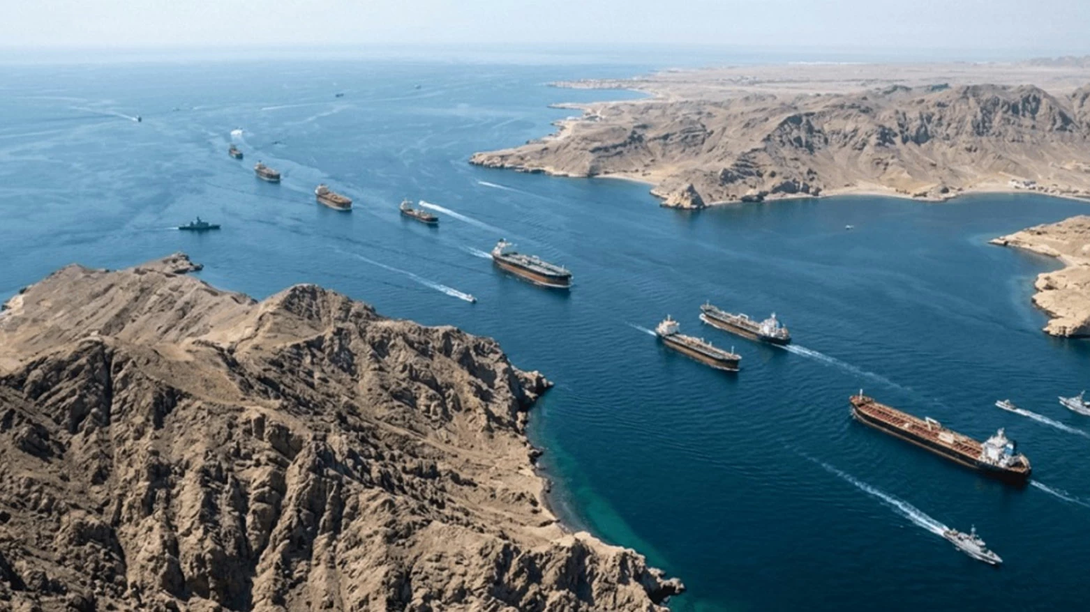 إيران ومضيق هرمز: تسريبات استخباراتية وتصعيد التوتر