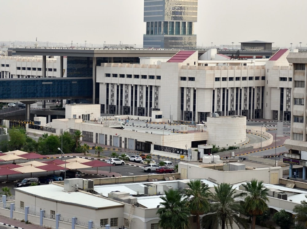 هجوم طائرة مسيرة على مجمع الوزارات بالكويت: تداعيات وتوترات إقليمية