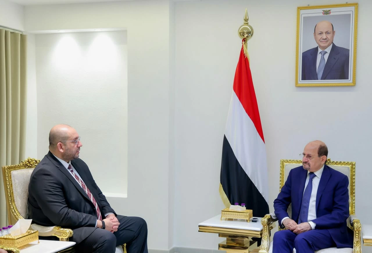 رئيس الوزراء اليمني يدعو لتكثيف جهود مكافحة التهريب والاتجار بالبشر
