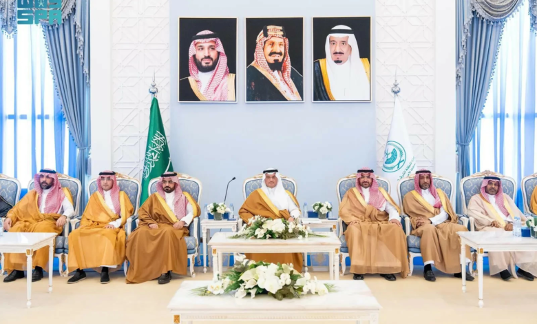 الأمير سعود بن طلال ونائب وزير الرياضة يبحثان مستقبل الأندية بالأحساء