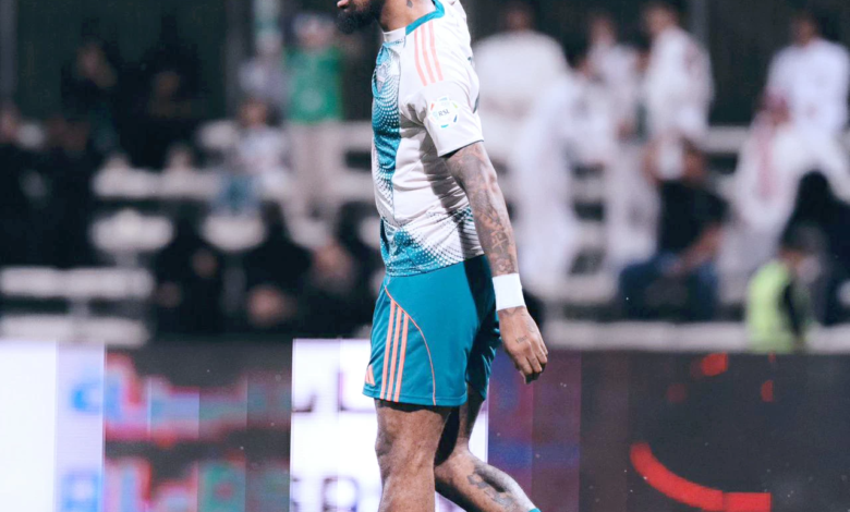 دوري روشن: الهلال يكتسح، الأهلي يتعادل، الاتحاد يتلقى صدمة