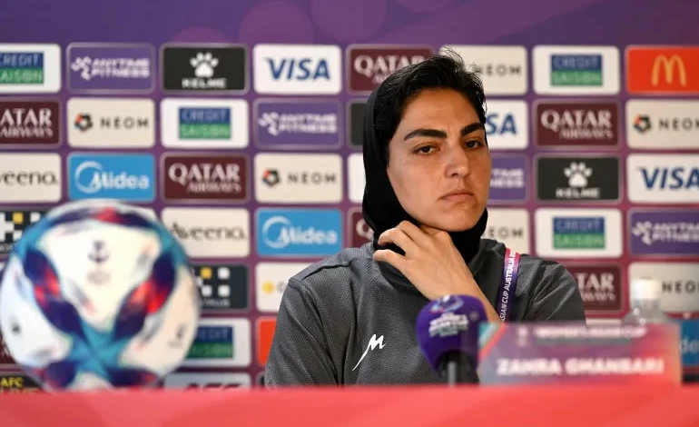 إيران ترفع تجميد أصول قائدة منتخب كرة القدم النسائي زهراء قنبري