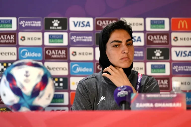 إيران ترفع تجميد أصول قائدة منتخب كرة القدم النسائي زهراء قنبري
