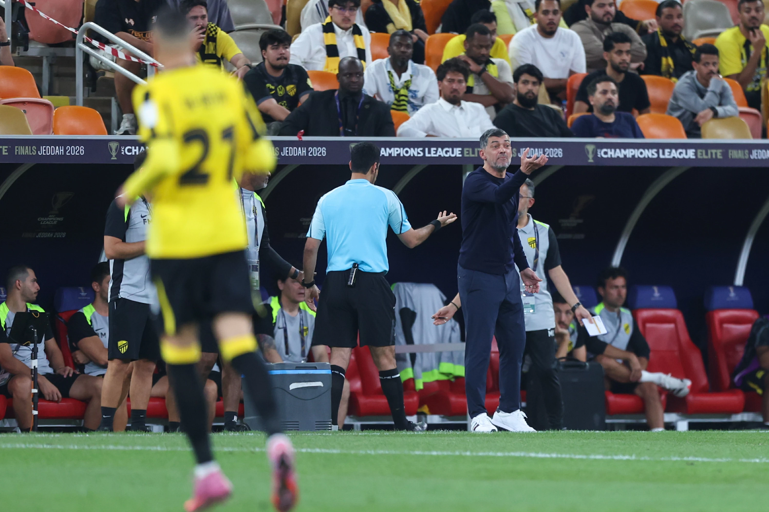 الاتحاد يتأهل لربع نهائي آسيا: تصريحات كونسيساو وتحليل الأداء