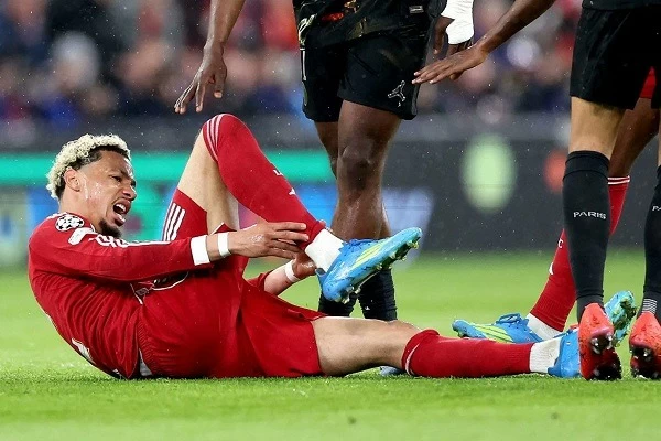 إصابة إيكيتيكي: باريس سان جيرمان يعلن تفاصيل غياب نجمه