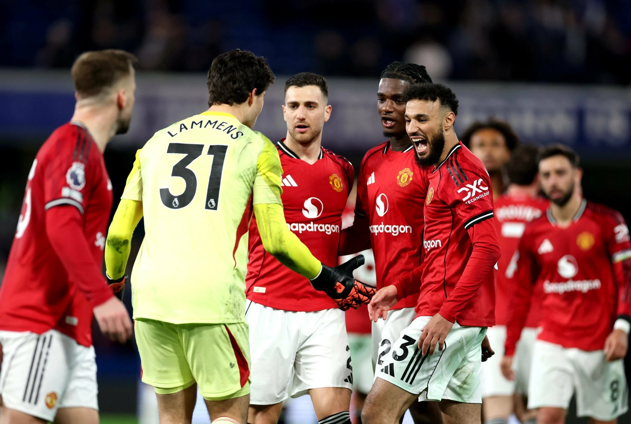 مانشستر يونايتد يهزم تشيلسي 1-0 في قمة الدوري الإنجليزي