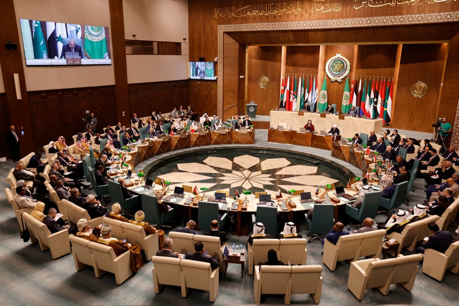 العرب يدينون هجمات إيران: تهديد للسلم والأمن الإقليمي