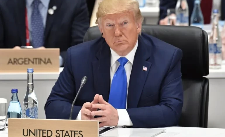 تمديد إعفاءات عقوبات إيران: لماذا أبقى ترمب على الضغط المالي رغم مزاعم الانهيار؟