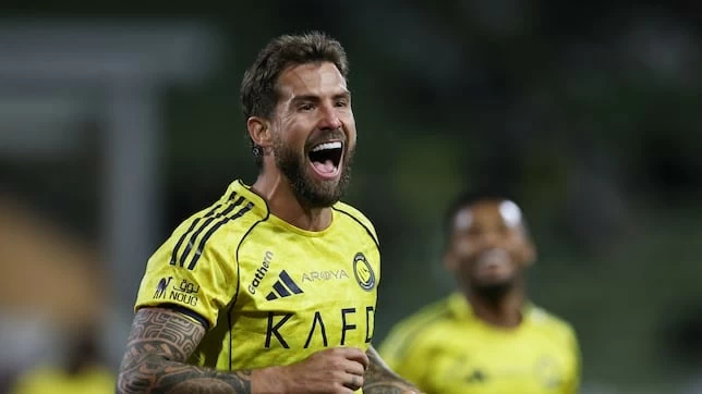 مارتينيز والنصر: تجديد العقد يعزز طموحات الفريق