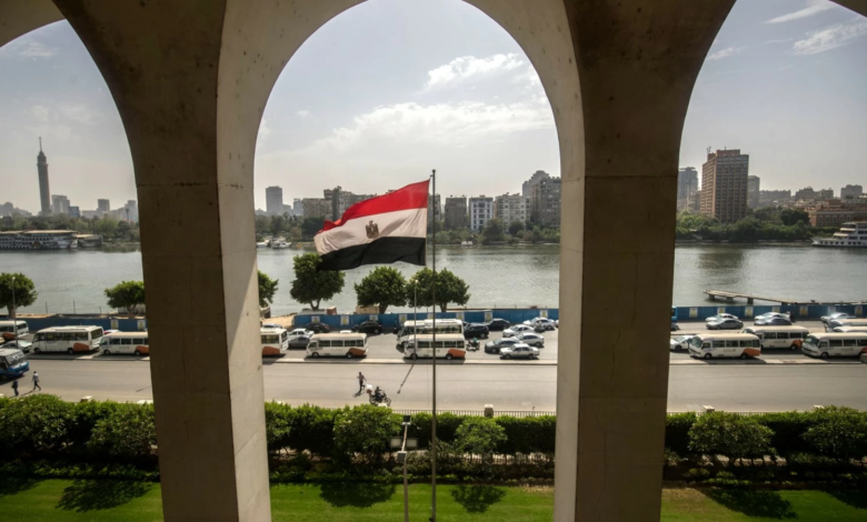 مصر تدعو لاستئناف السلام وتحذر من استيطان الضفة