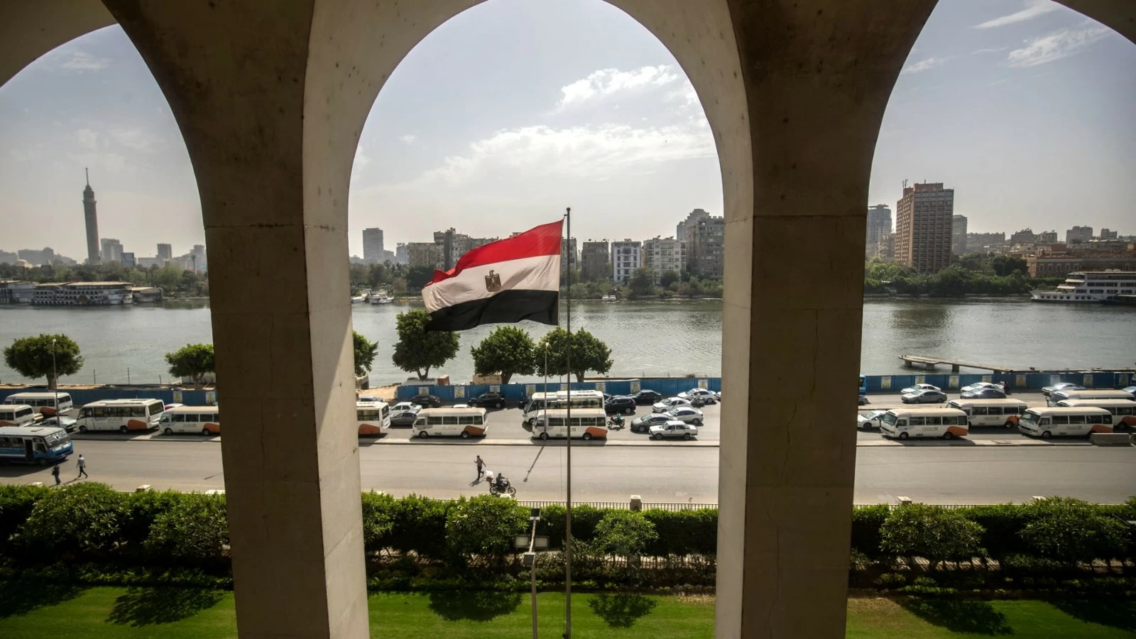 مصر تدعو لاستئناف السلام وتحذر من استيطان الضفة