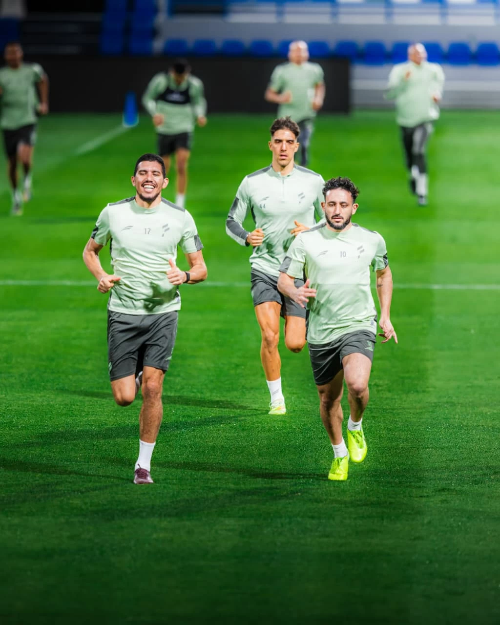 الفتح والخليج: صراع البقاء في دوري روشن السعودي