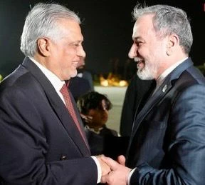 عراقجي في إسلام آباد: جهود إيرانية لخفض التوتر الإقليمي