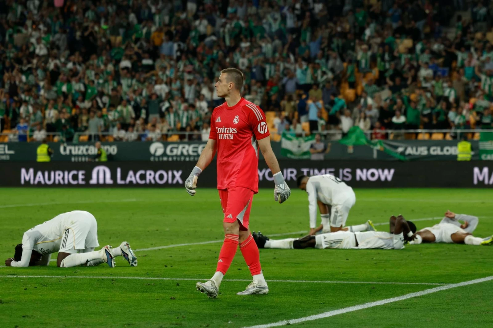 ريال مدريد يتعثر أمام بيتيس: تعادل مخيب يؤثر على صراع الليغا