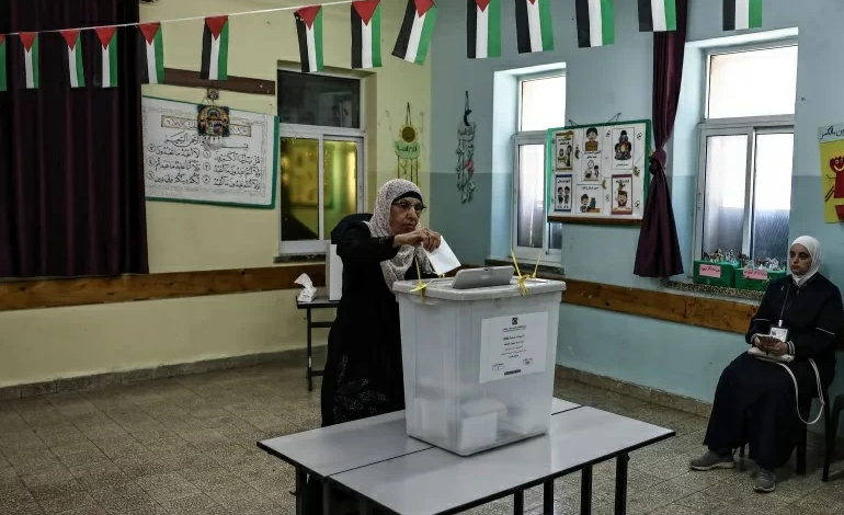 النساء الفلسطينيات يحصدن 33% من مقاعد المجالس المحلية - إنجاز ديمقراطي