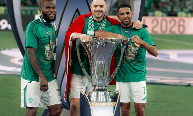 الأهلي يكتب التاريخ: فيرمينو وكيسيه أفضل لاعب في آسيا