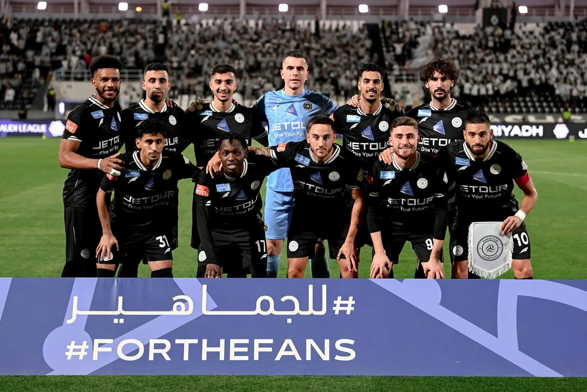 الشباب يطلب حكام أجانب لمواجهتي النصر والاتحاد: ضمان العدالة في دوري روشن