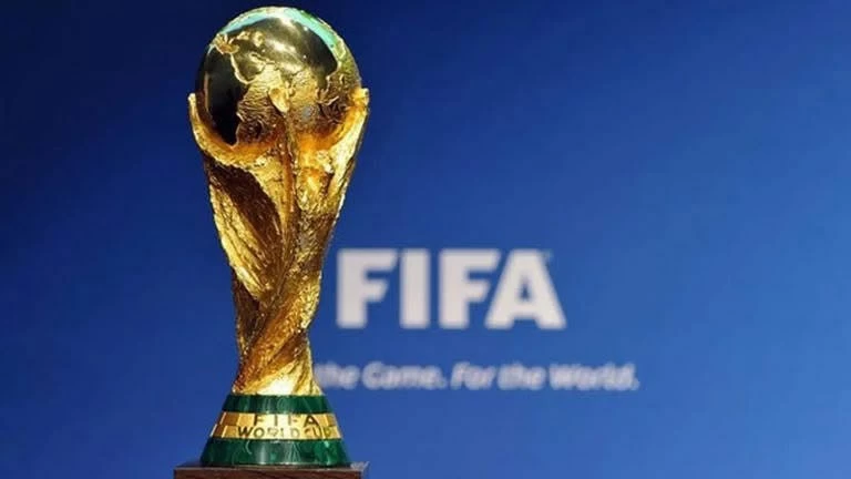 الفيفا يشدد قوانين مكافحة العنصرية وسوء السلوك قبل مونديال 2026
