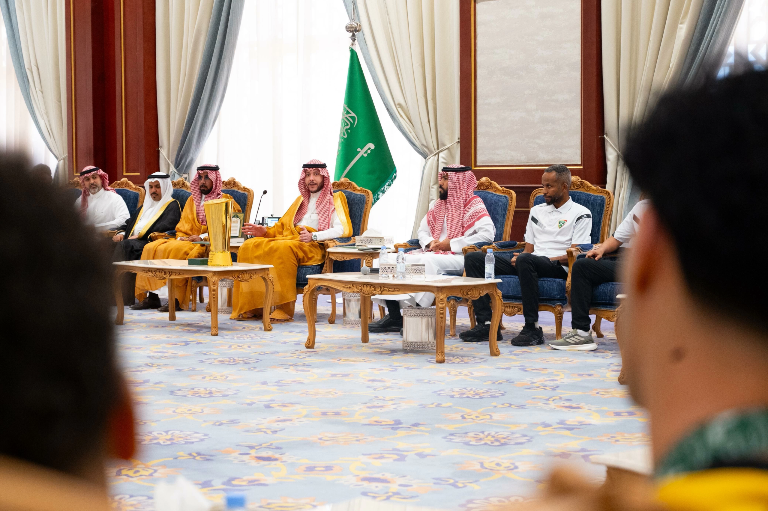 الأمير سعود بن نهار يستقبل أبطال الأنصار: دعم للرياضة بالمدينة