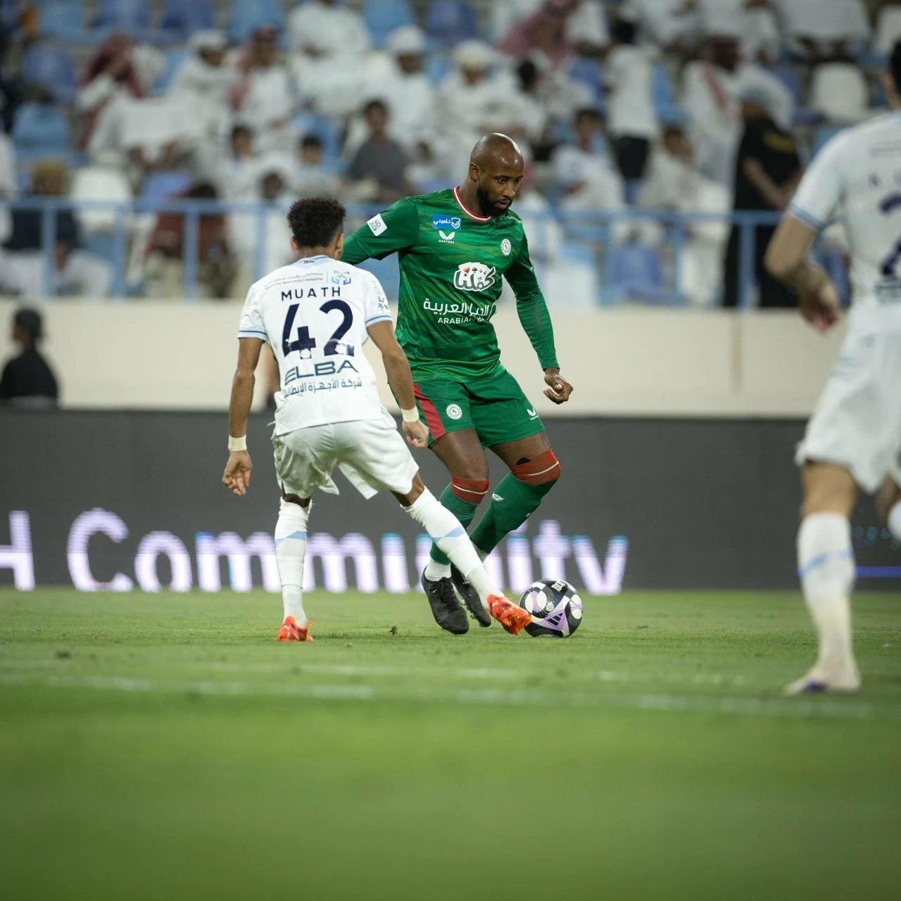 الاتفاق يهزم الأخدود 3-1 في دوري روشن السعودي