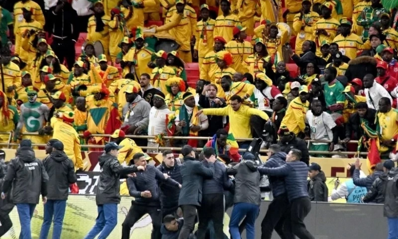 تأييد سجن 18 مشجعاً سنغالياً: أحكام صارمة بعد شغب تصفيات أفريقيا