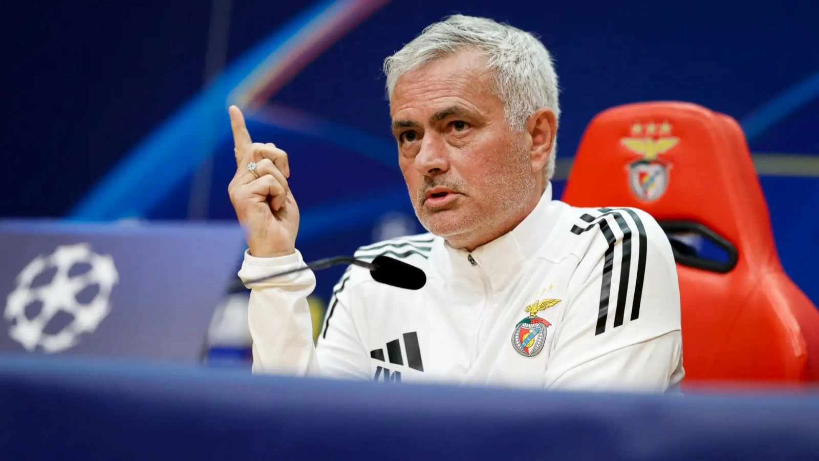 مورينيو ينفي العودة لريال مدريد: التزام كامل بناديه الحالي