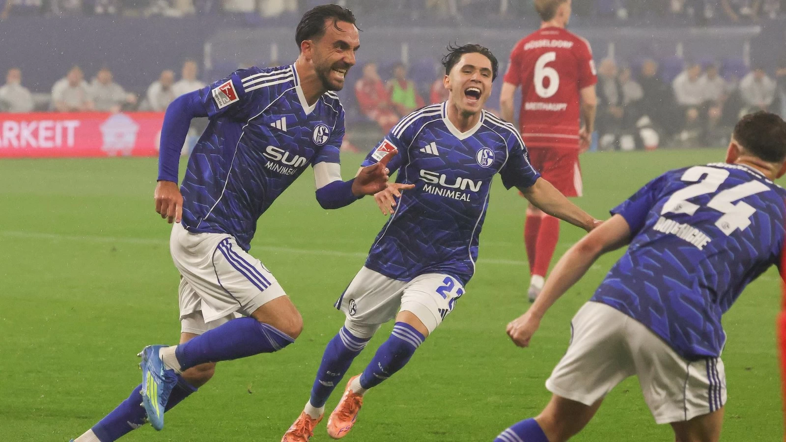 شالكه يعود إلى البوندسليغا: قصة الصعود وتفاصيل العودة لدوري الأضواء