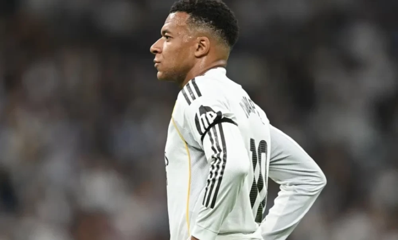 أزمة مبابي مع ريال مدريد: ربع مليون توقيع يطالب برحيله