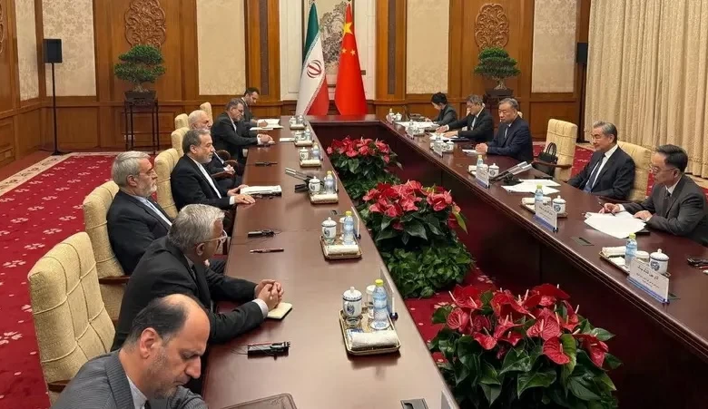 تراجع إيران وفتح مضيق هرمز أمام الملاحة الدولية