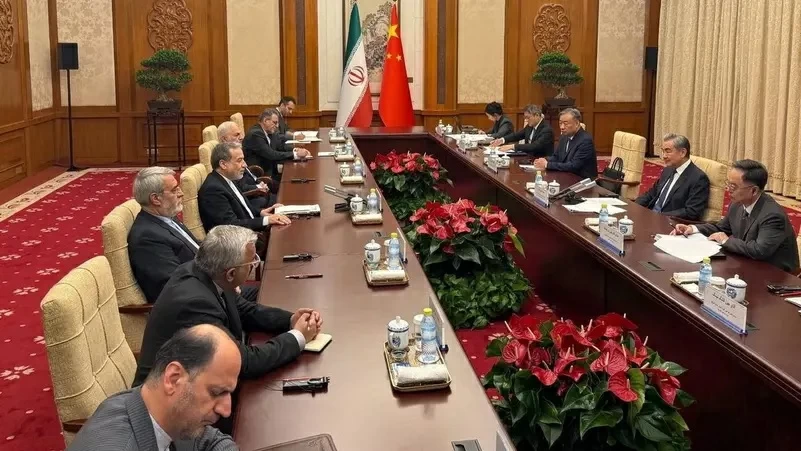 تراجع إيران وفتح مضيق هرمز أمام الملاحة الدولية