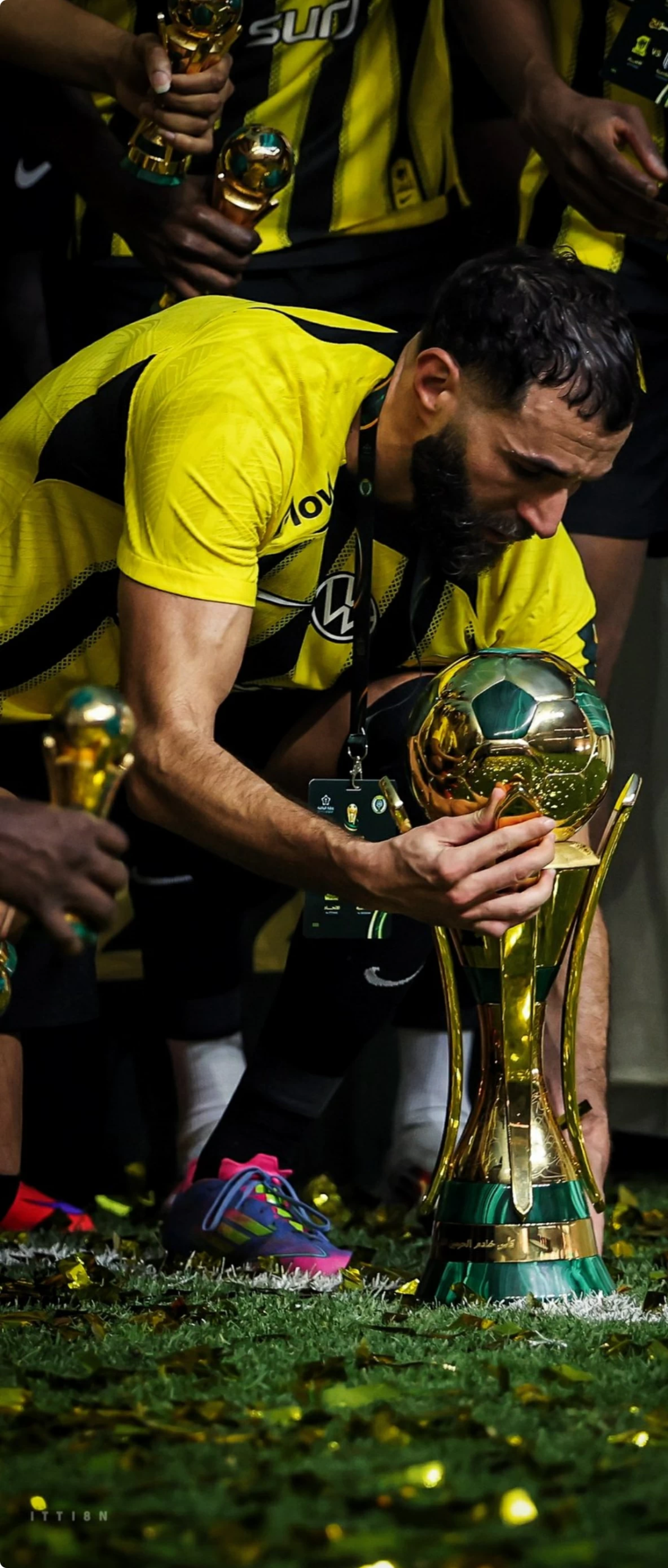 كريم بنزيما في نهائي كأس الملك: طموح الذهب بقميص الهلال