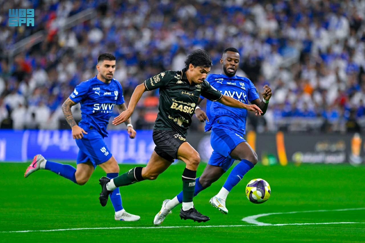 إنجاز تاريخي: 100 مباراة لـ حسان تمبكتي مع الهلال