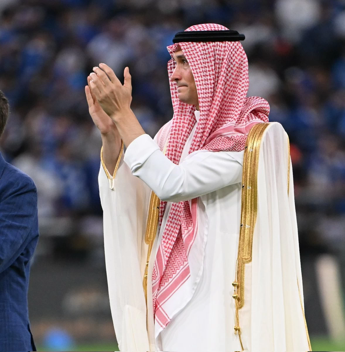 البشت السعودي في نهائي الكأس: رسالة تتجاوز كرة القدم