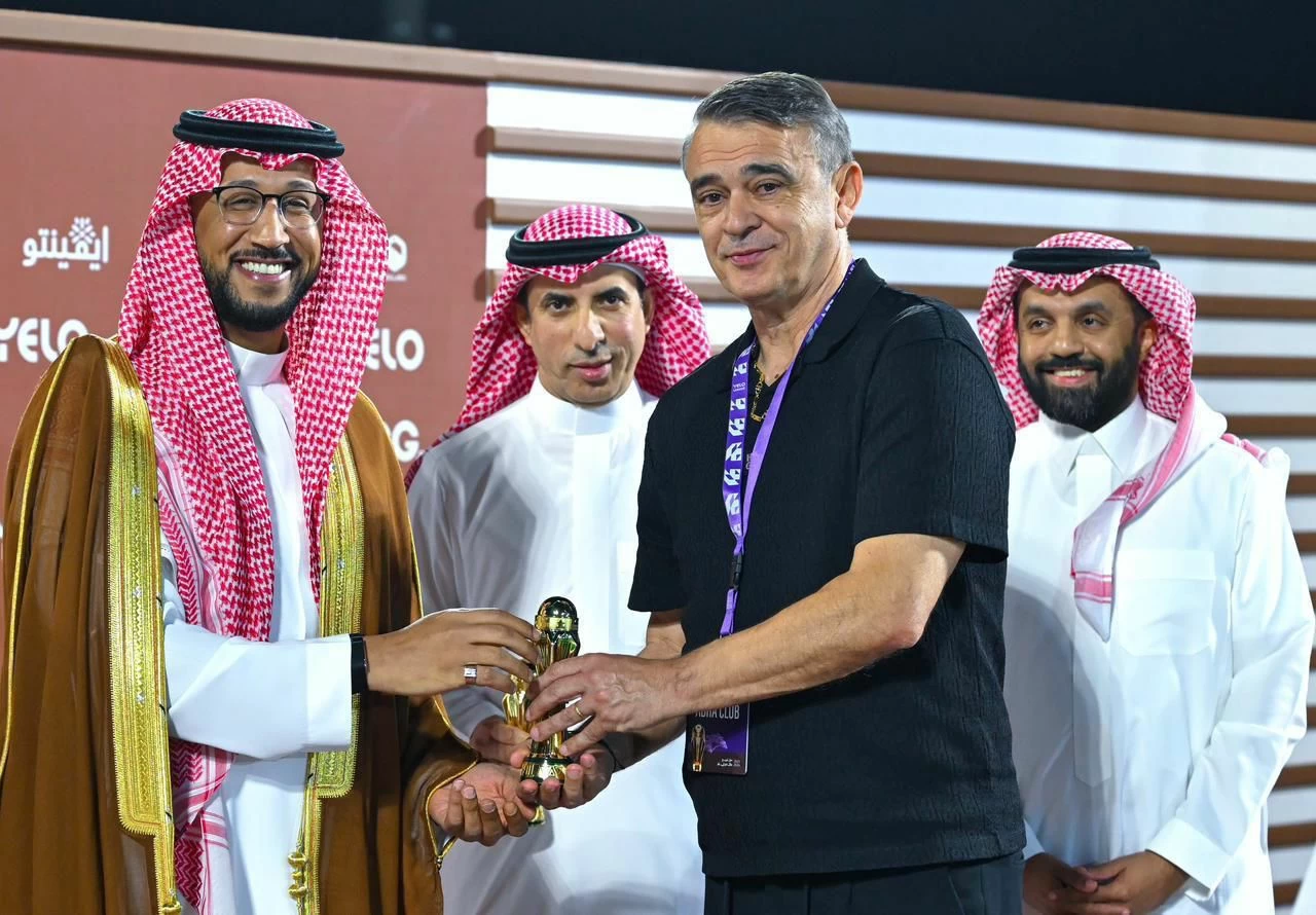 تتويج أبها بكأس دوري يلو: إنجاز رياضي يعزز مكانة عسير